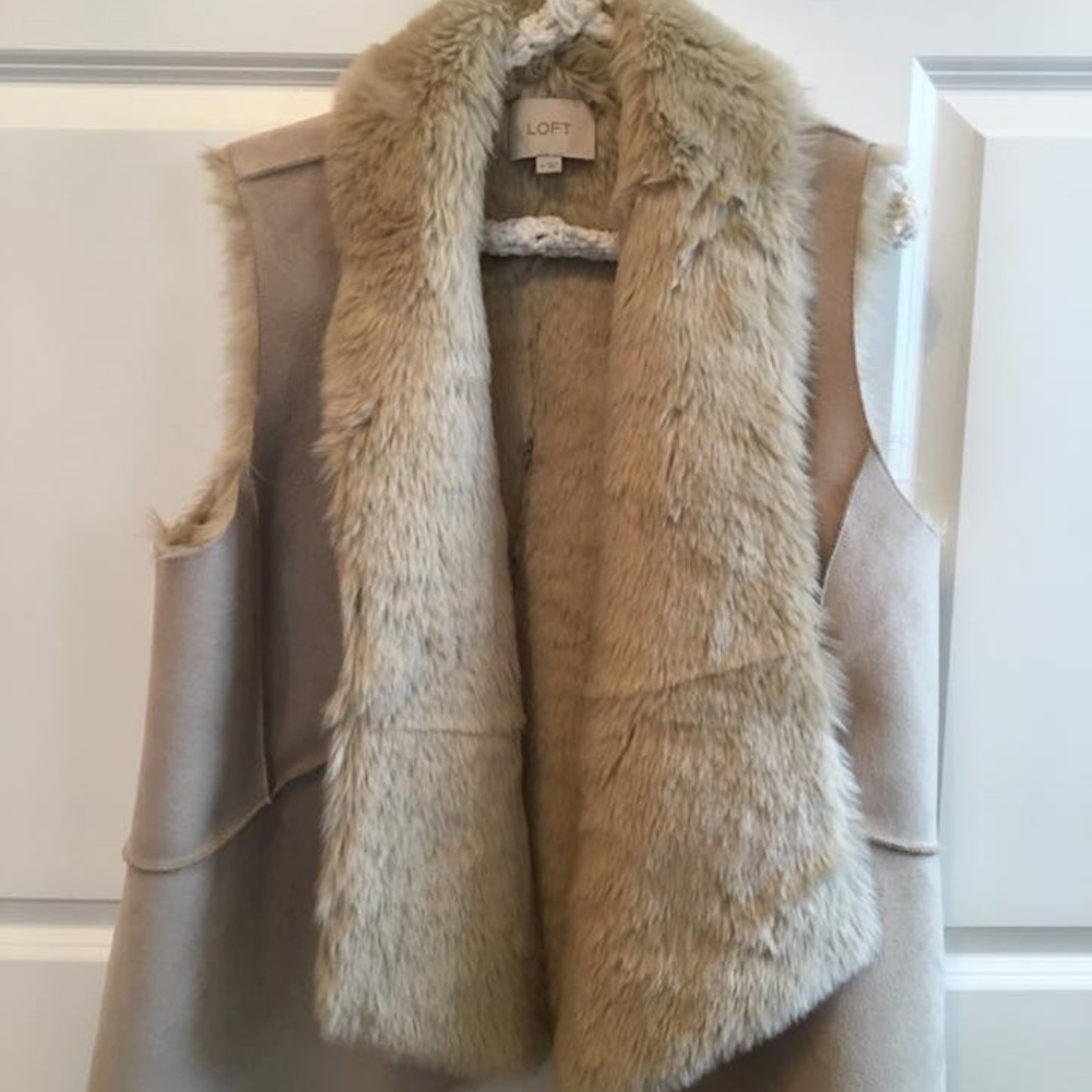 Ann Taylor Loft Faux Fur Shearling Vest Size M